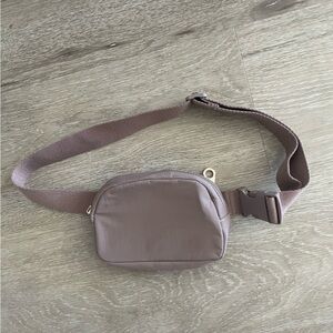 Universal Thread Mauve Belt Bag